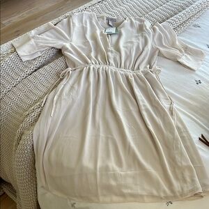 H&M Cream V-neck Dolman Sleeve Sheath Dress